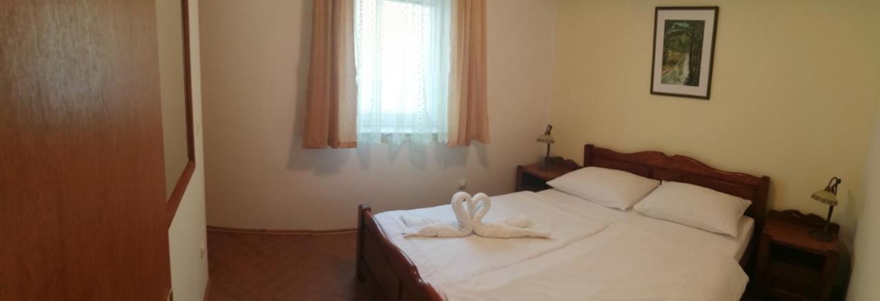 Apartments Tina Pula Extérieur photo